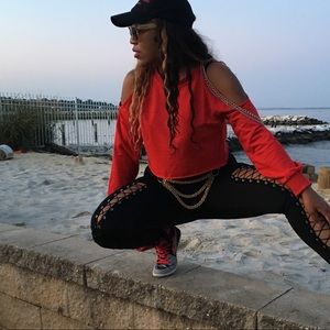 Chain  cold shoulder sweatshirt